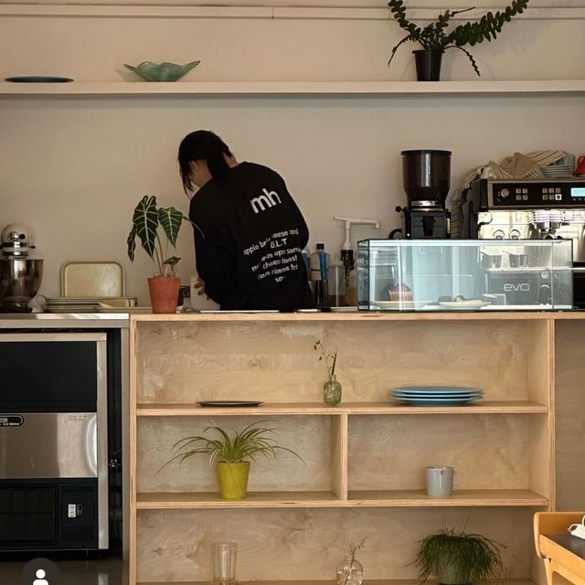釜山簡約舒適咖啡店，推薦來，餐點好好吃！