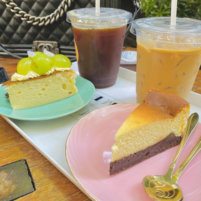 เที่ยวร้านกาแฟแม่กำปอง