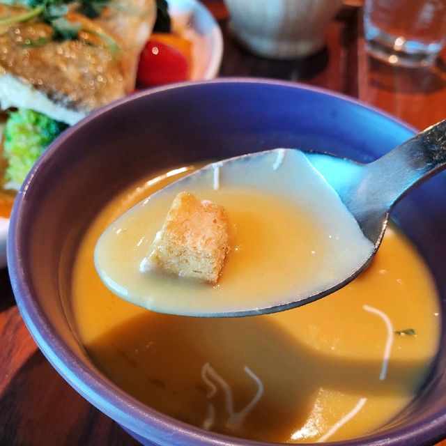 尖沙咀海景高級泰菜館