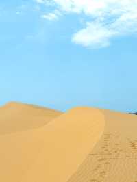 모래의 끝과 만나는 푸른 하늘이 매력적인 판랑사막💙💛