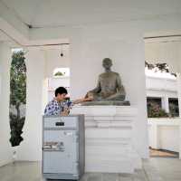 เขาช่องกระจก  วัดธรรมิการาม 