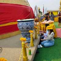 ทำบุญสงกรานต์ วัดภูเขาทอง สถานที่ที่ต้องมาเยือน