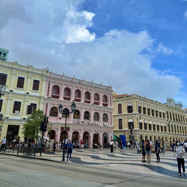 จัตุรัสเซนาโด้ Senado Square จัตุรัสเซนาโด้ Senado Square
