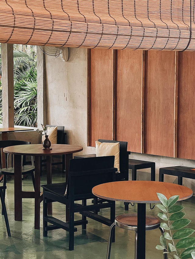 ร้านกาแฟที่ห้ามพลาด…Calm Coffee Space 🍵☕️