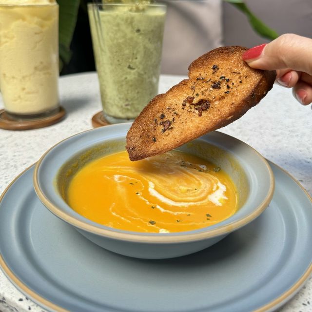 銅鑼灣抵食樓上cafe 
