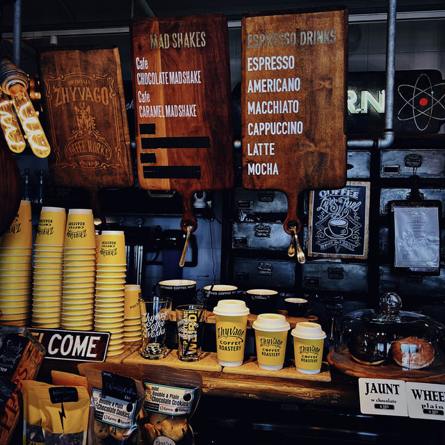 ZHYVAGO COFFEE WORKS, OKINAWA