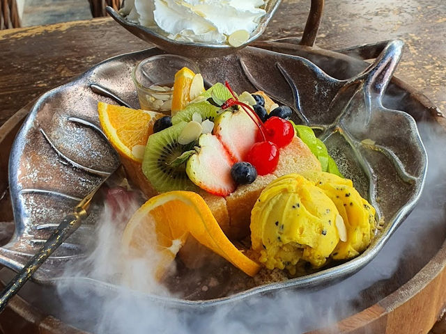 📍 อัมพวาศรี คาเฟ่ : Amphawa-Sri Cafe 🏞️🧁☕️ 