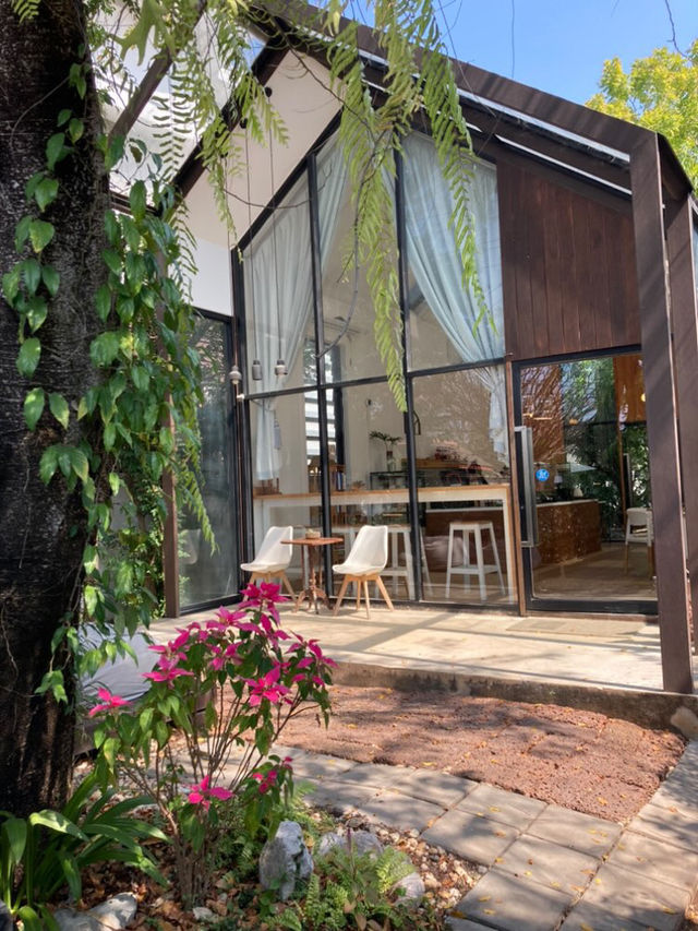 Secret Garden Cafe 🌳☕️
