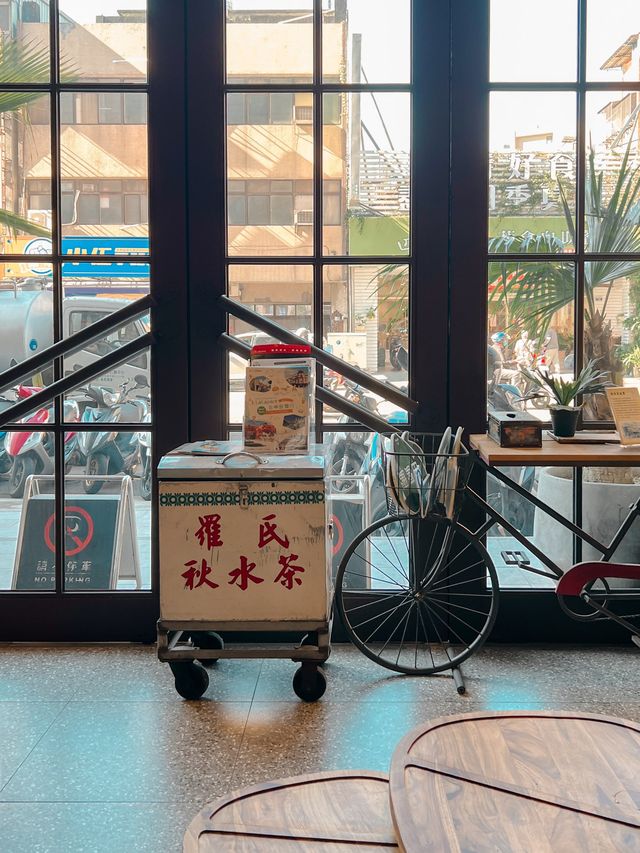 台中住宿分享｜復古風格 夜市在附近 方便好住！