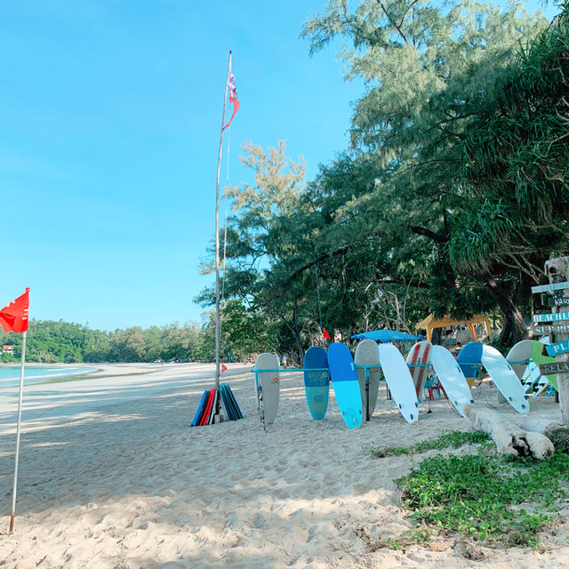 ไปเล่นเซิร์ฟที่หาดกะตะ จังหวัดภูเก็ตกัน