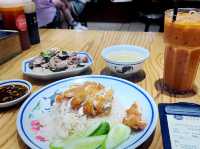 泰國曼谷 紅大哥水門雞飯店 โกอ่าง ข้าวมันไก่ประตูน้ำ สาขาประตูน้ำ 2