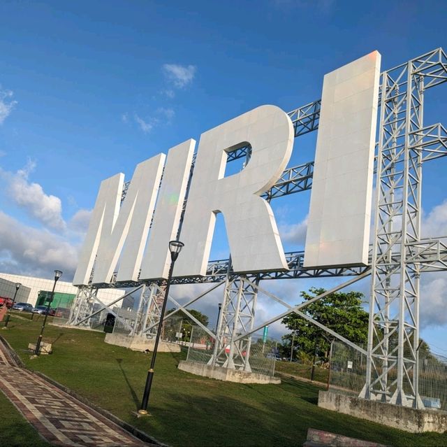 Hollywood Style MIRI Signboard