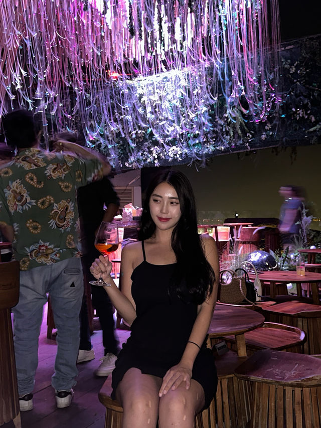 방콕에서 제일 핫한 티츄카 루프탑바 🍷