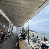 A relaxing afternoon tea at Khao Sam Muk Viewpoint