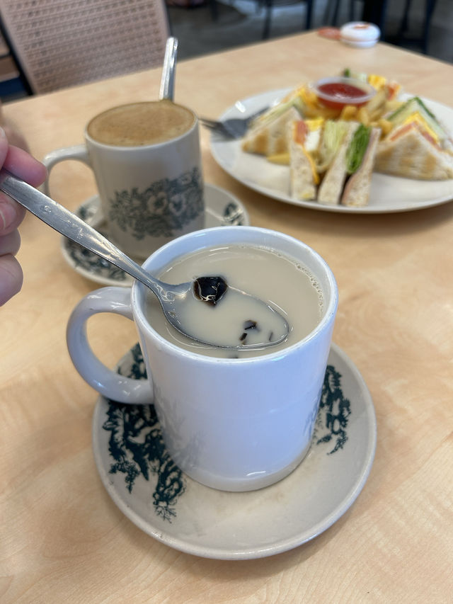 Ban Chong Cafe Desa Cemerlang 