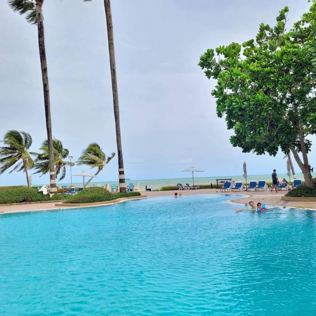 รีวิว Novotel Rayong Rimpae Resort