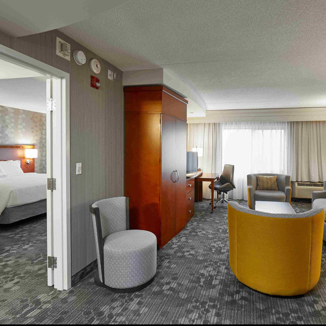 Courtyard Toronto Brampton: Comfort and Convenience in Greater Toronto