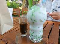 รับลมชมทะเลอ่าวฉลอง ชิมอาหารทะเลอร่อยๆ