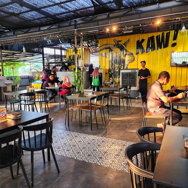 🇲🇾 Savor Village Delights at Kafe Kampung Kaw