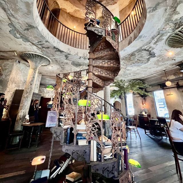 Stepping off the time machine into the Mustang Blu Bangkok