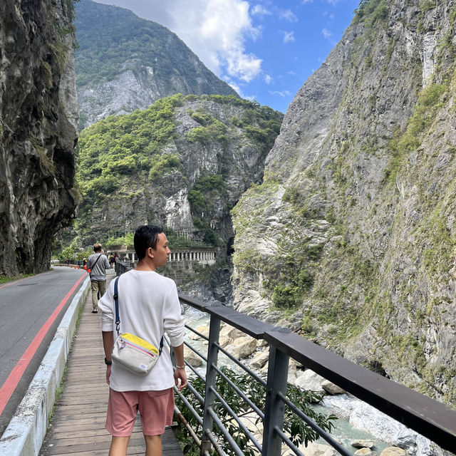 Quote this stunning City day tour of Taroko National Park