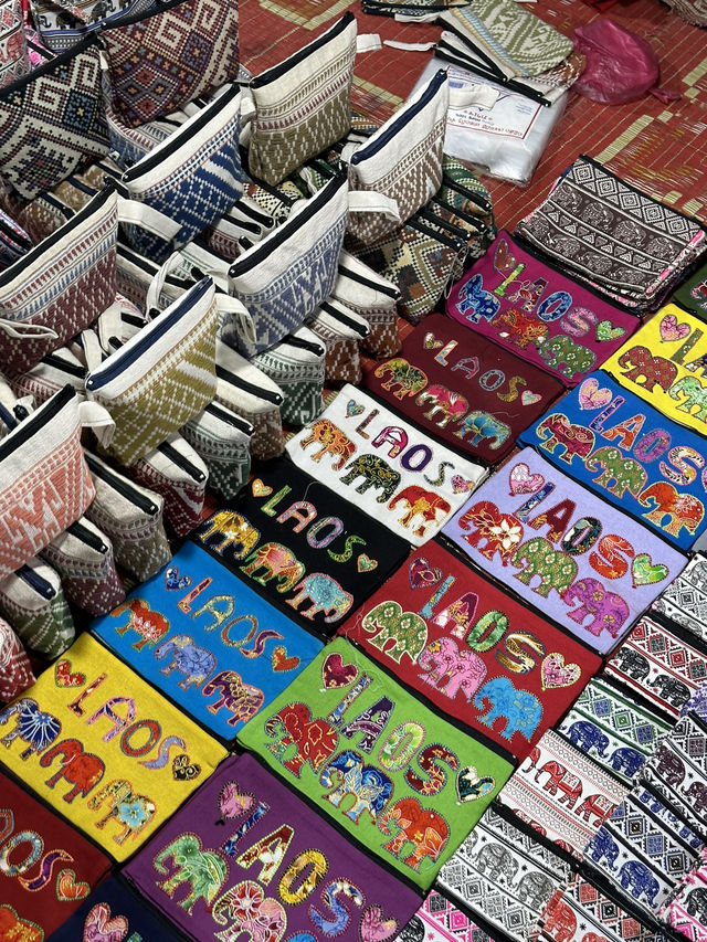 LUANG PRABANG NIGHT MARKET - Laos