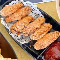 Best spicy noodle and chicken wings in J B！Must Try