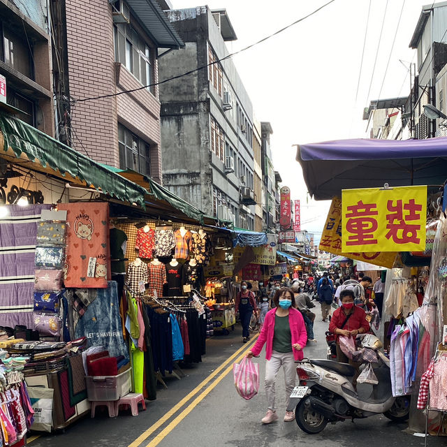 Taiwan-Streets of Yilan, Mr Brown Cafe