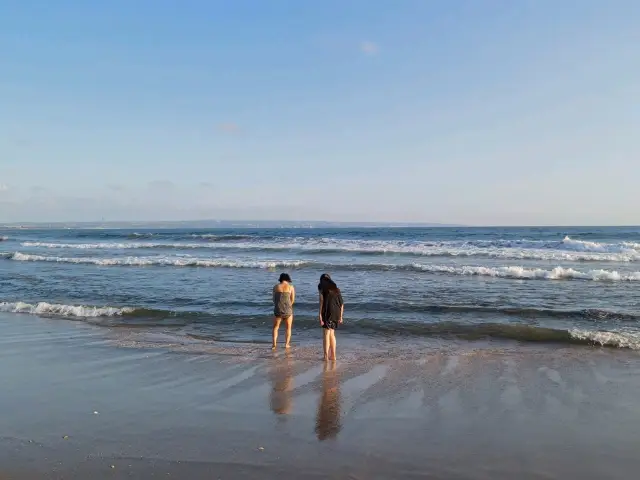 【巴釐島】水明漾海灘：清澈海水、細膩沙灘，適合拍照和衝浪新手