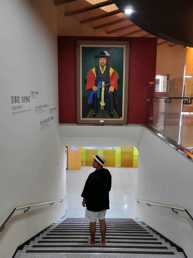 조선시대 수군 전시관이 있는 이순신상영관