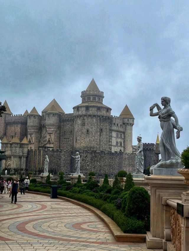 French Village บนเขาสูง