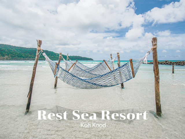 ที่พักบนเกาะกูดแบบพูลวิลล่ามีพายเรือคายัคด้วย