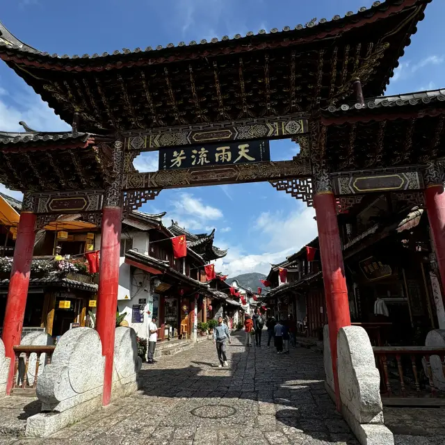 Lijiang Old Town - Bring to Dynasty 