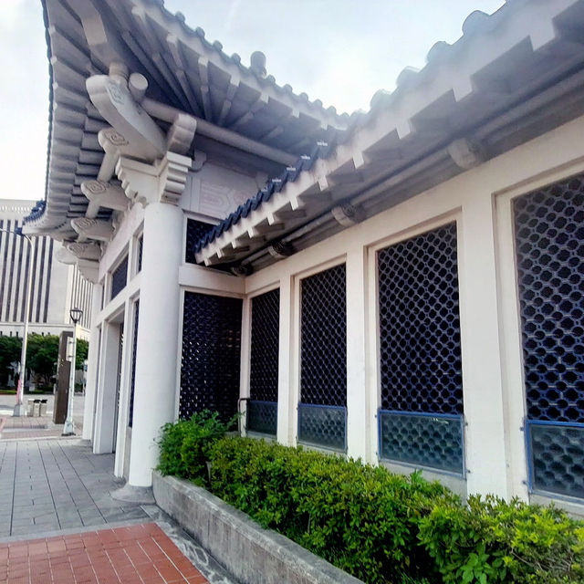 台北中正紀念堂 壯麗的建築與悠然的景觀
