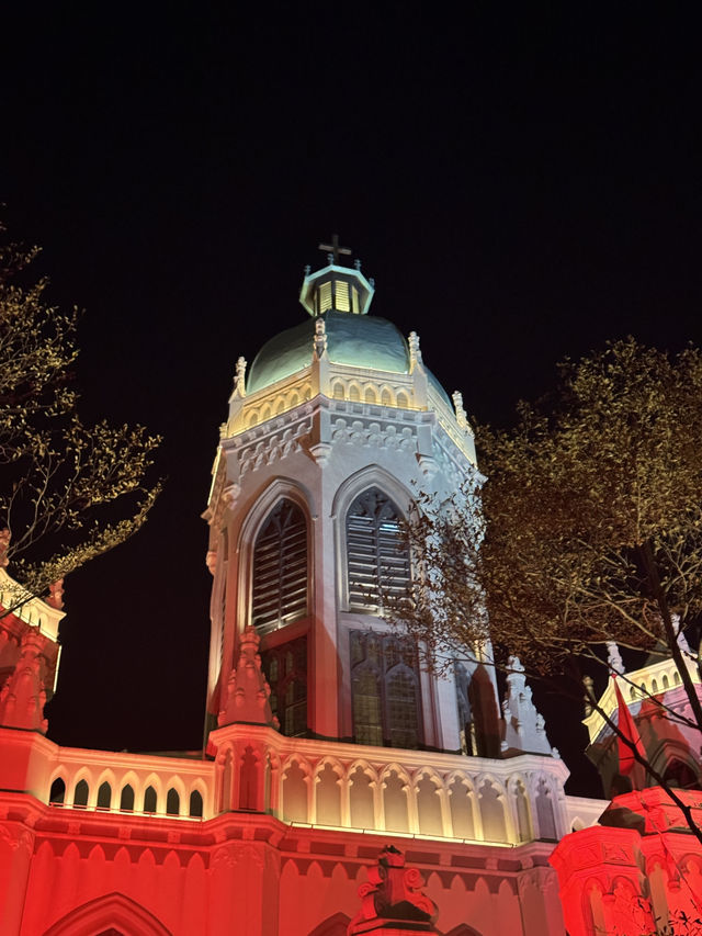 🇸🇬 A Night at St. Joseph's Church During Singapore's Light Festival