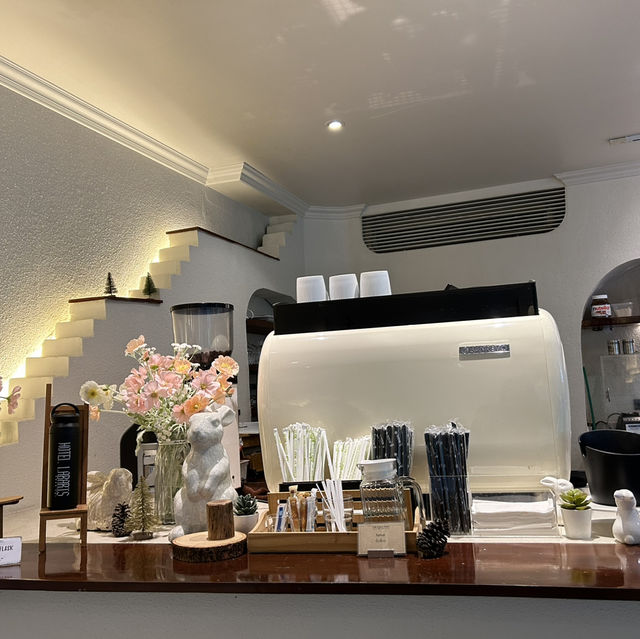 Ribbit Cafe 