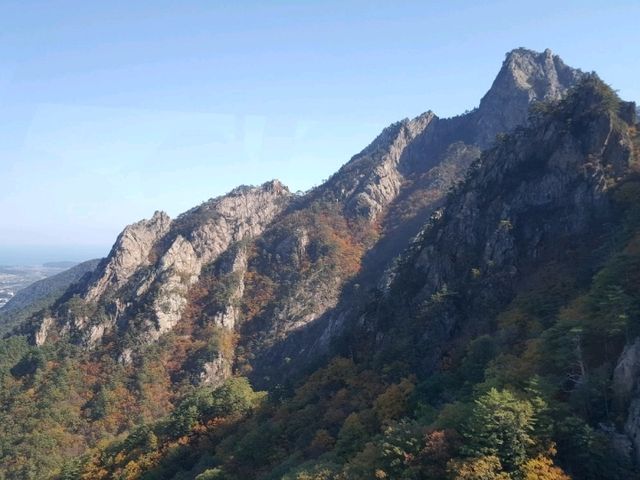 An autumn viewing hiking adventure at Ulsanbawi near Seoraksan