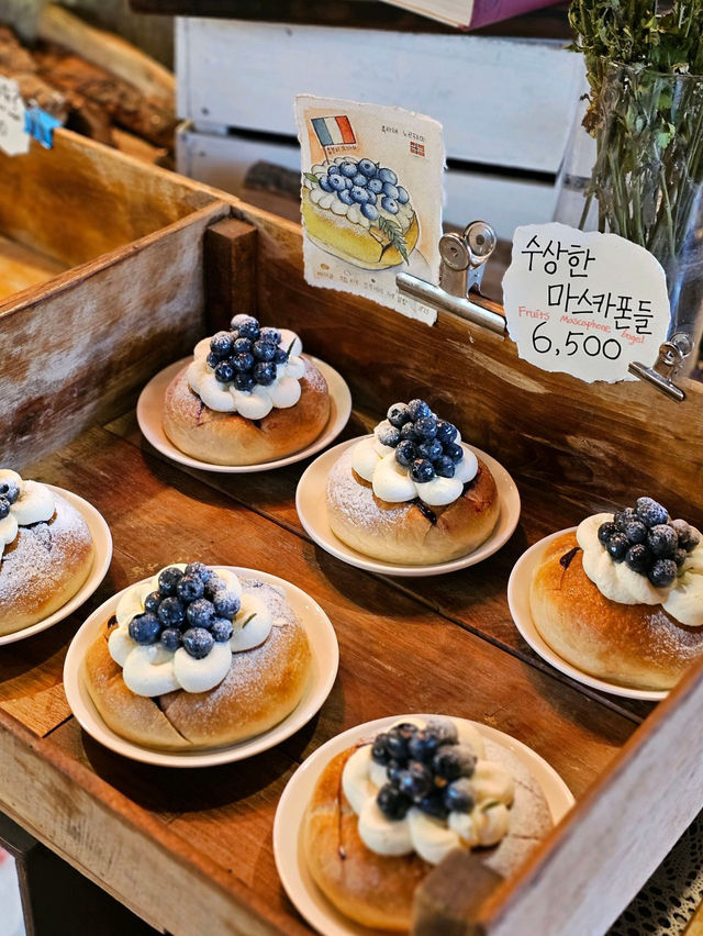 🩵🧸홍대 맛집 카페 수상한베이글 베이커리 