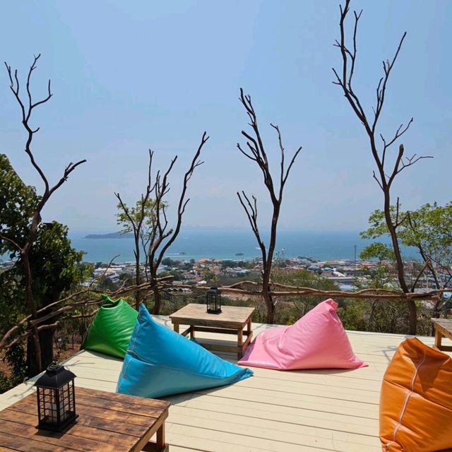 บ้านปริญญา โฮมสเตย์แอนด์คาเฟ่ เกาะล้านพัทยา