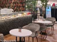 Festive Magic Awaits: Shop, Snack & Relax at Dark H&M Home 