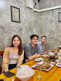 ร้านปักหลัก