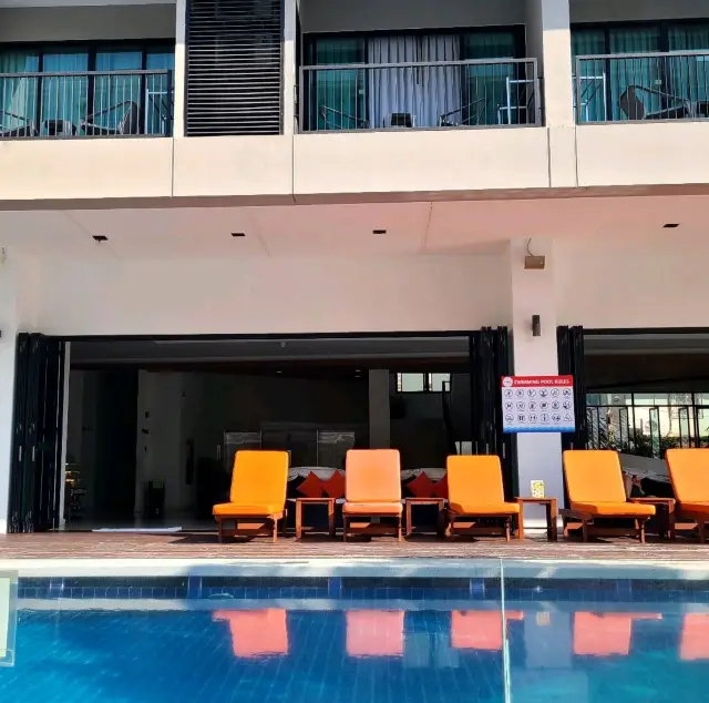 J インスパイアード ホテル パタヤ