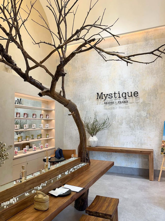 MYSTIQUE PARFUM & CAFE MYSTIQUE PARFUM & CAFE