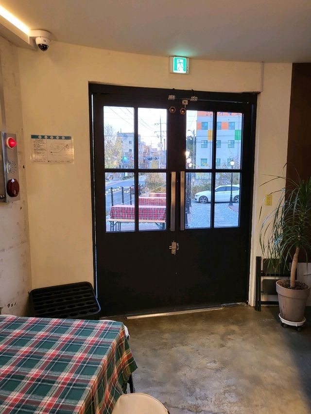 낮시간도 예쁜 거제도 딸기 트리카페