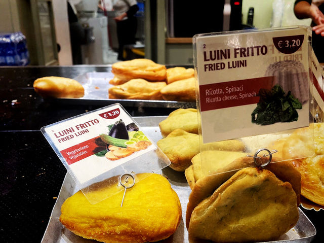 義大利米蘭 當地熱門麵包店 Panzerotti Luini