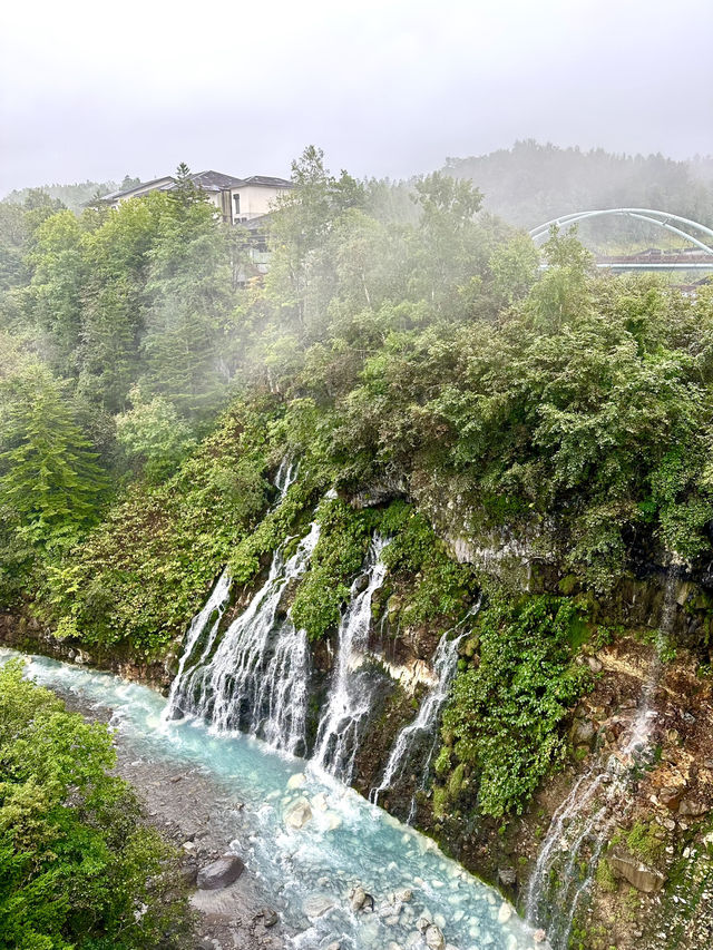 【北海道×3泊4日の旅】白ひげのように落ちていく美しい滝