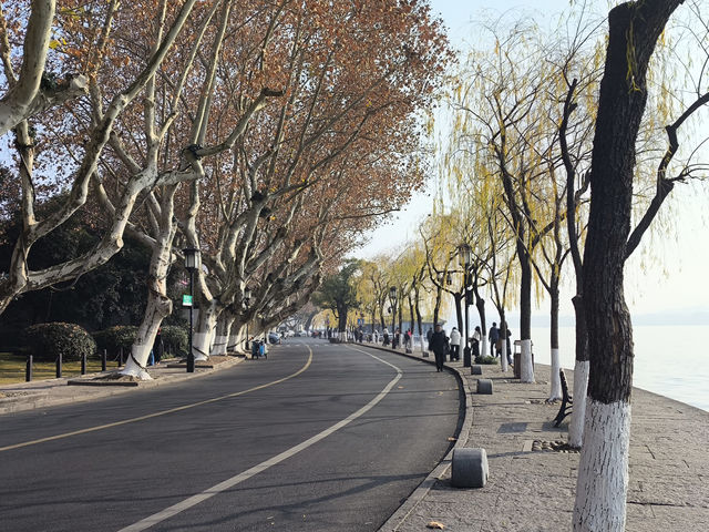 Morning walk at West Lake, Hangzhou