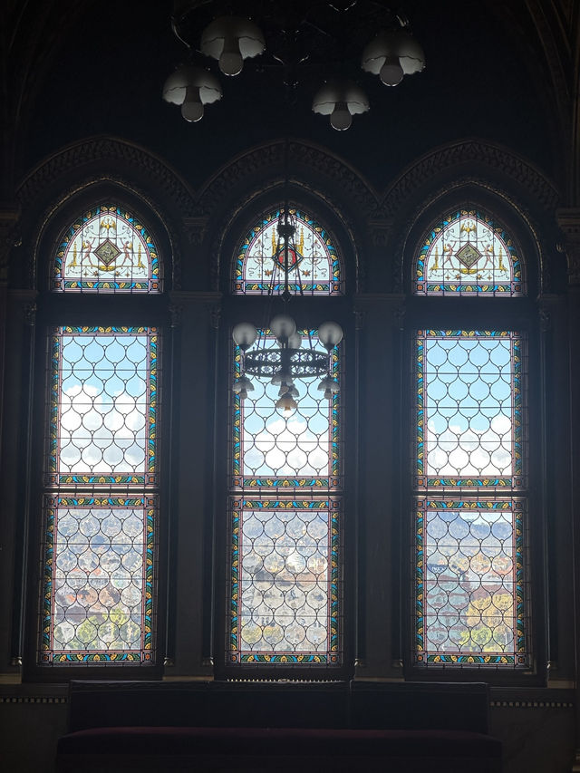 Step Inside Hungary’s Most Majestic Landmark – The Parliament Tour