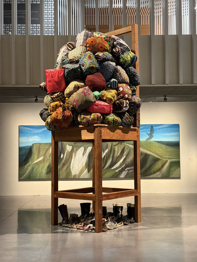 Contemporary arts sometimes can be a nuisance, but not when it’s free! 😆