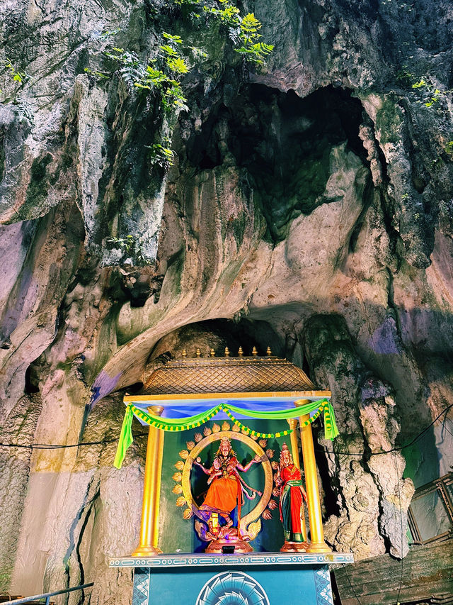 Mesmerizing Limestone Wonder at Batu Caves Temple